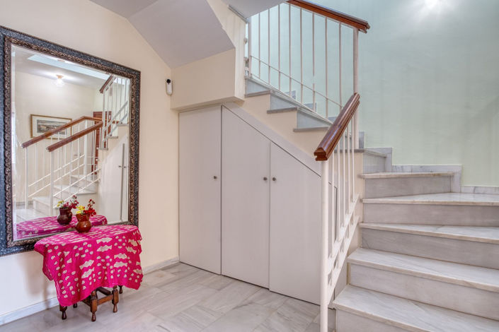 Image No.28-5 Bed Property for sale