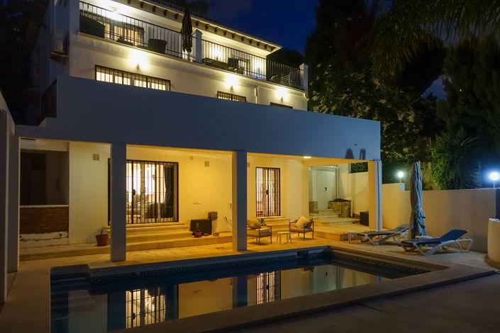 Image No.40-5 Bed Property for sale