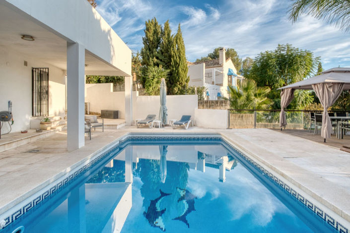 Image No.45-5 Bed Property for sale