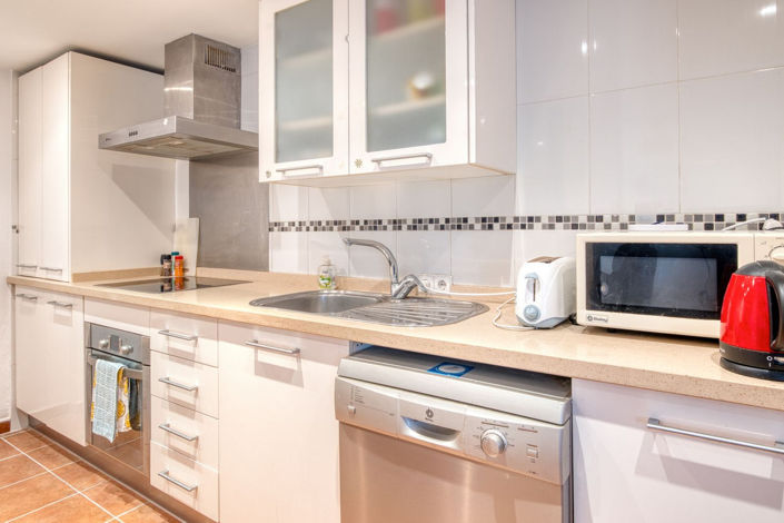 Image No.47-5 Bed Property for sale