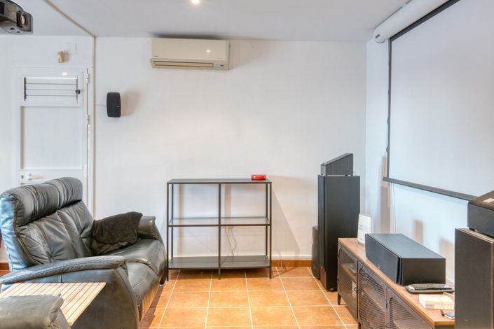 Image No.48-5 Bed Property for sale