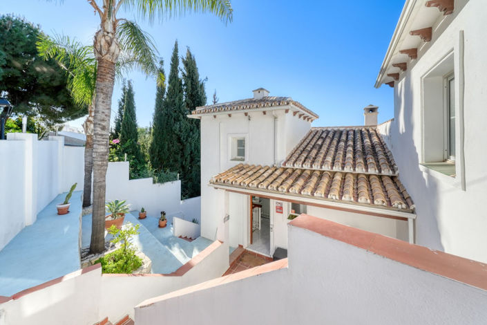 Image No.5-5 Bed Property for sale