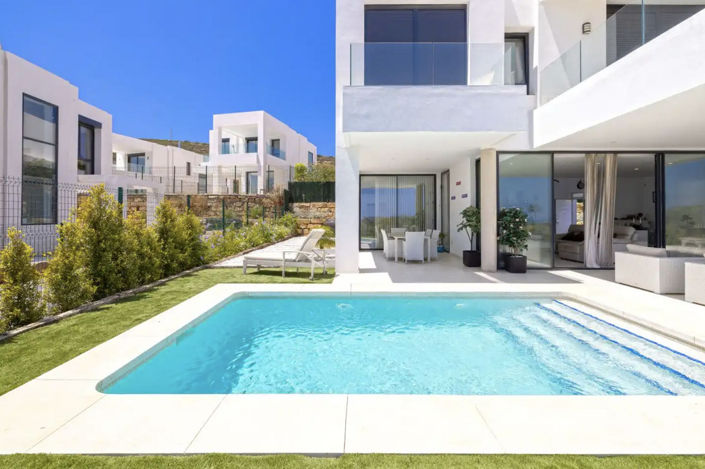 Image No.19-4 Bed Property for sale