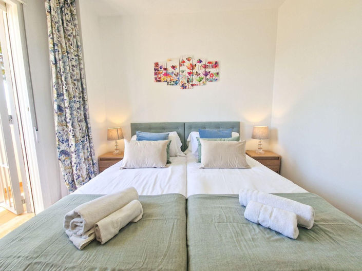 Image No.9-3 Bed Property for sale