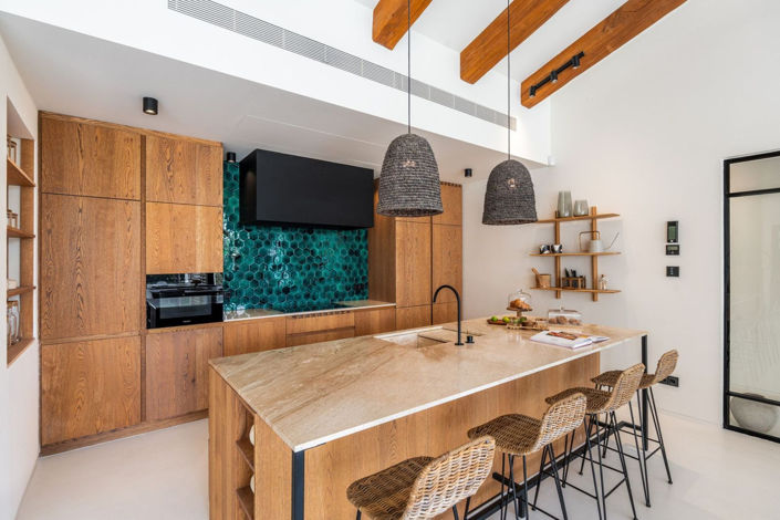 Image No.19-5 Bed Property for sale