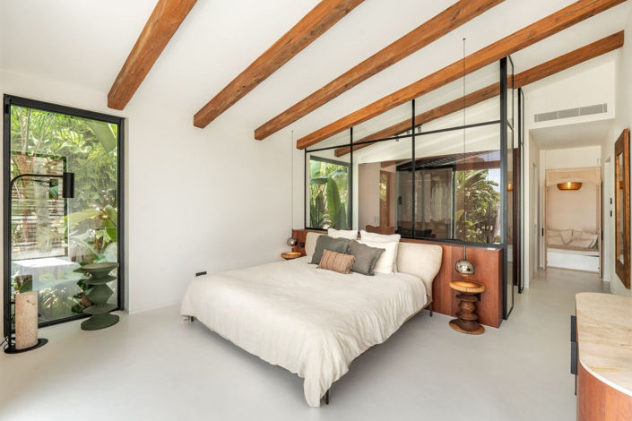 Image No.33-5 Bed Property for sale