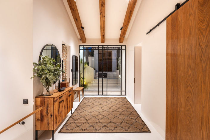 Image No.9-5 Bed Property for sale