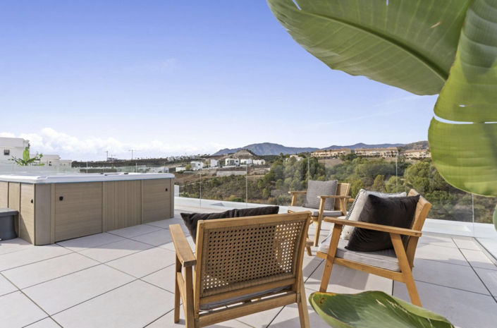 Image No.3-6 Bed Property for sale