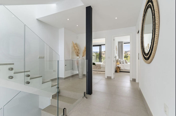 Image No.7-6 Bed Property for sale