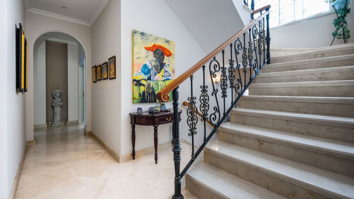 Image No.6-8 Bed Property for sale