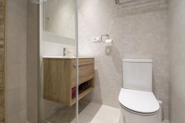 Image No.18-2 Bed Property for sale