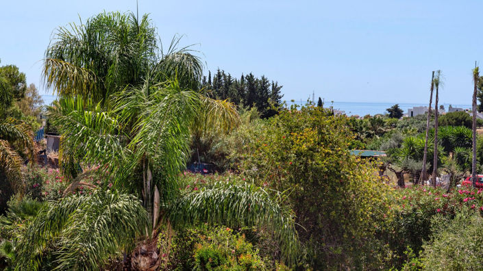 Image No.11-9 Bed Property for sale