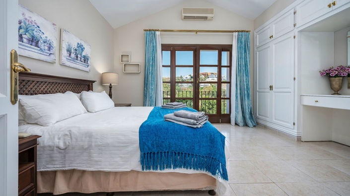 Image No.21-9 Bed Property for sale