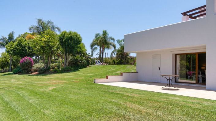 Image No.8-9 Bed Property for sale