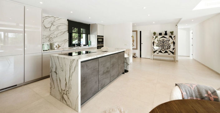 Image No.13-2 Bed Property for sale