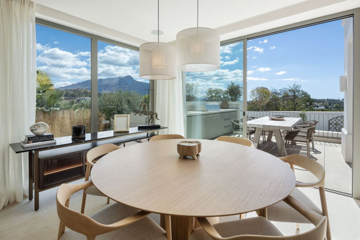 Image No.8-6 Bed Property for sale