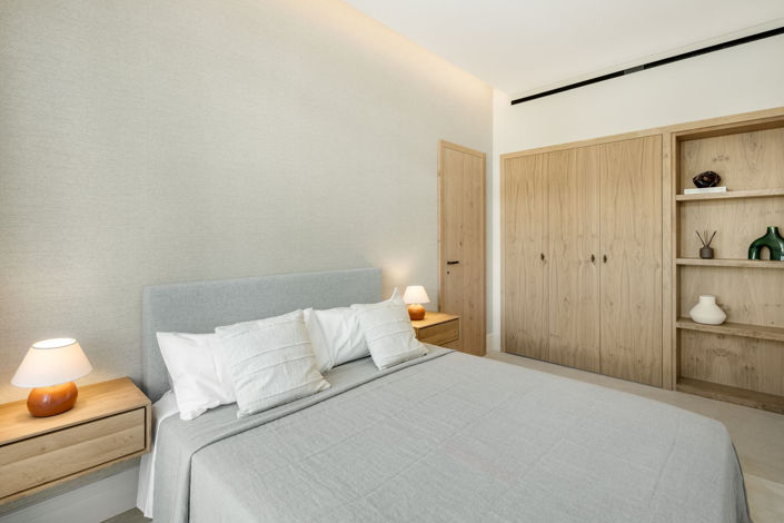 Image No.9-6 Bed Property for sale