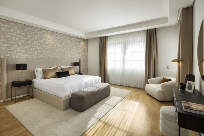 Image No.19-12 Bed Property for sale