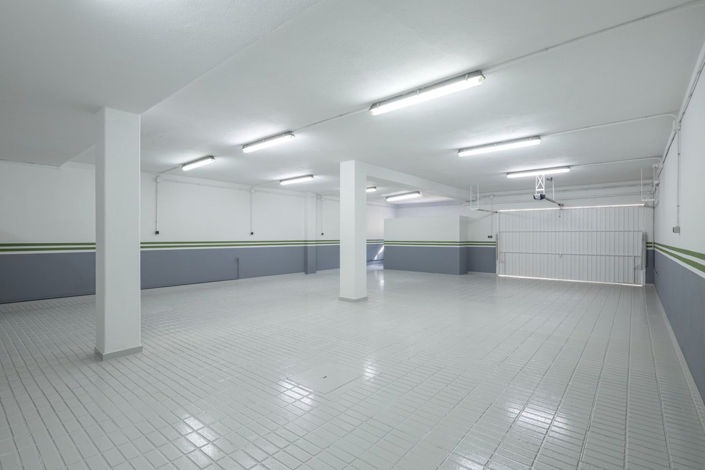 Image No.20-12 Bed Property for sale