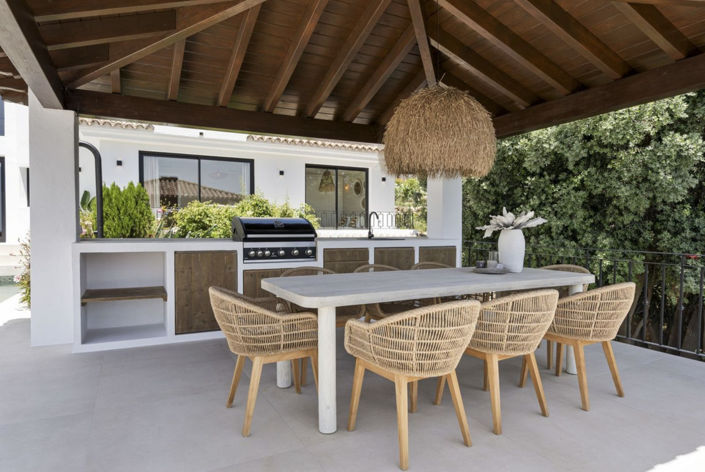 Image No.21-6 Bed Property for sale