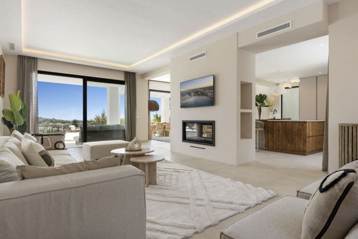 Image No.8-6 Bed Property for sale