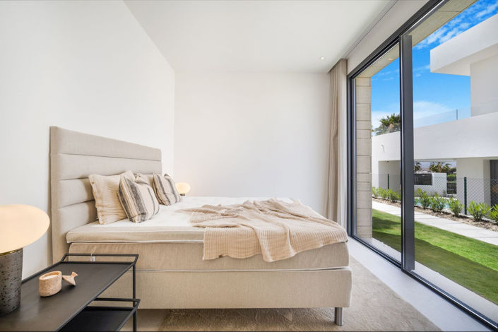 Image No.7-6 Bed Property for sale