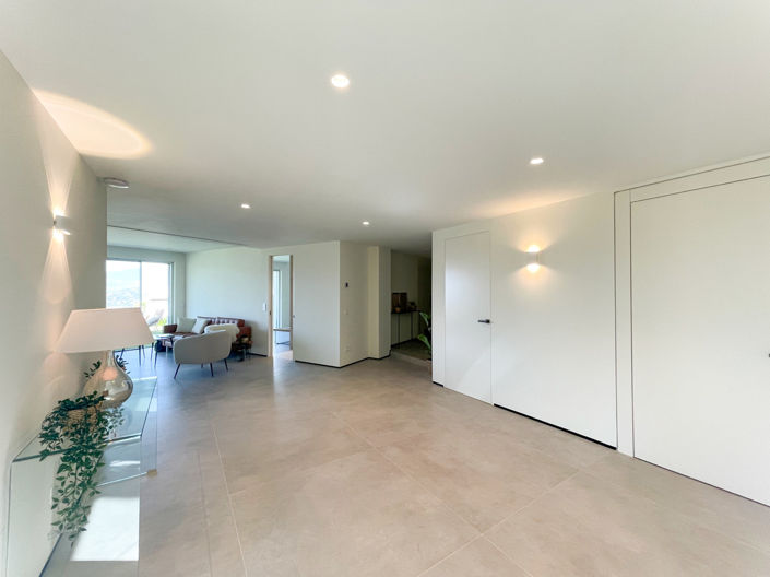 Image No.19-5 Bed Property for sale