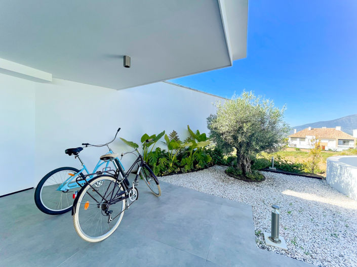 Image No.41-5 Bed Property for sale