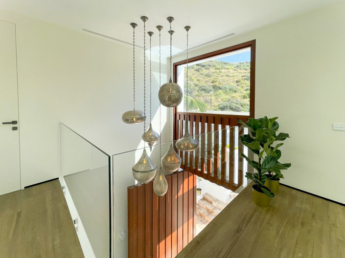 Image No.45-5 Bed Property for sale