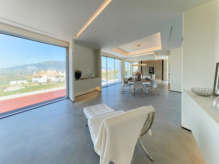 Image No.49-5 Bed Property for sale