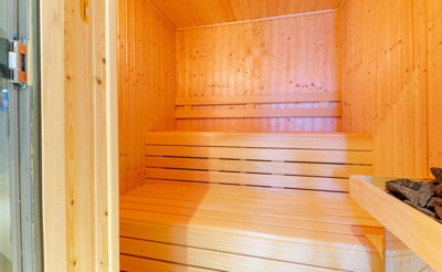 12-53013098fcab6c38b1379cd33298e050