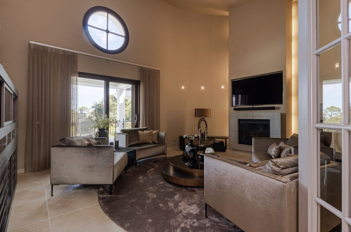 Image No.14-7 Bed Property for sale