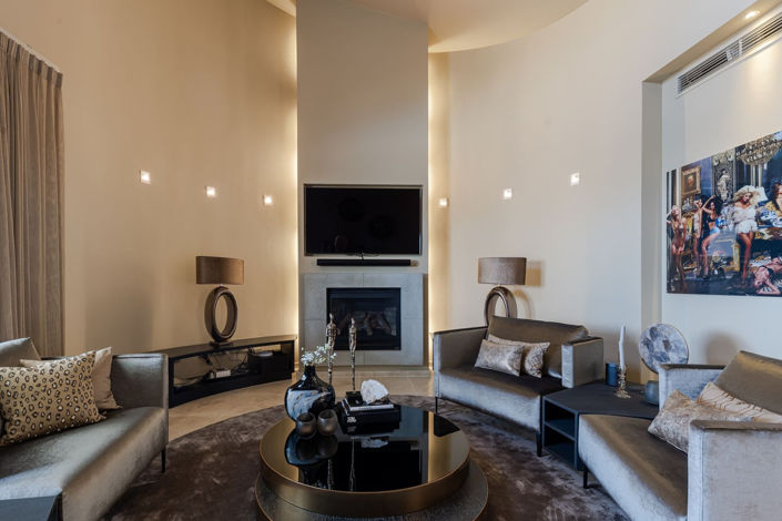 Image No.15-7 Bed Property for sale