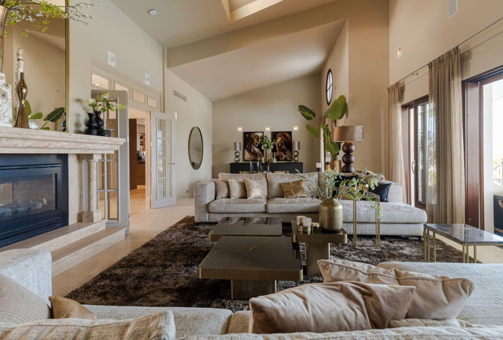 Image No.17-7 Bed Property for sale