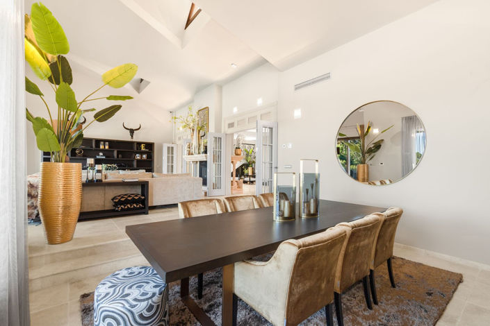 Image No.23-7 Bed Property for sale