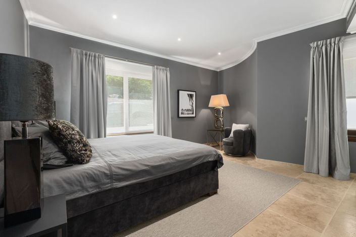 Image No.32-7 Bed Property for sale