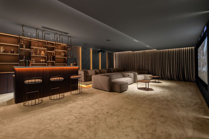 Image No.33-7 Bed Property for sale