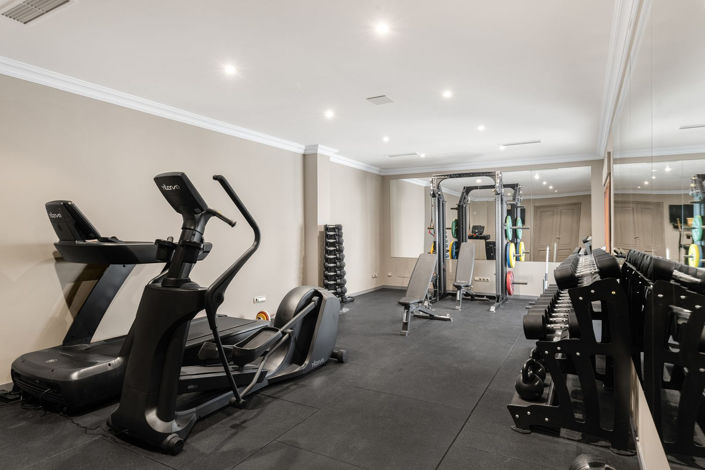 Image No.35-7 Bed Property for sale