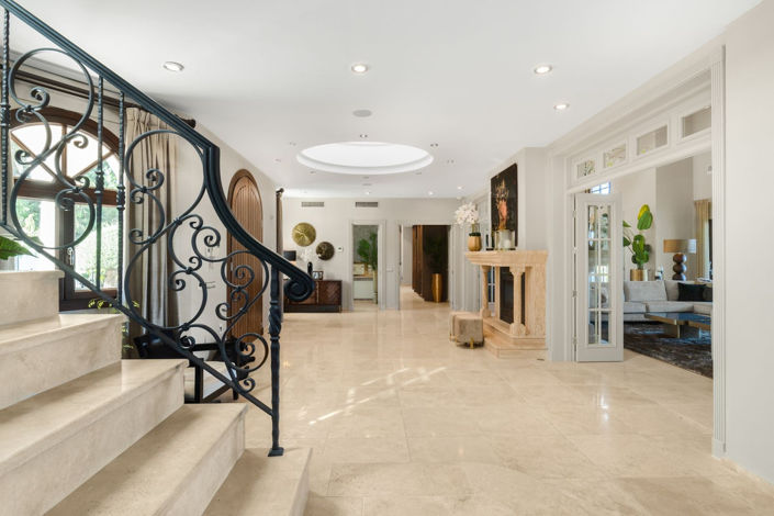 Image No.38-7 Bed Property for sale