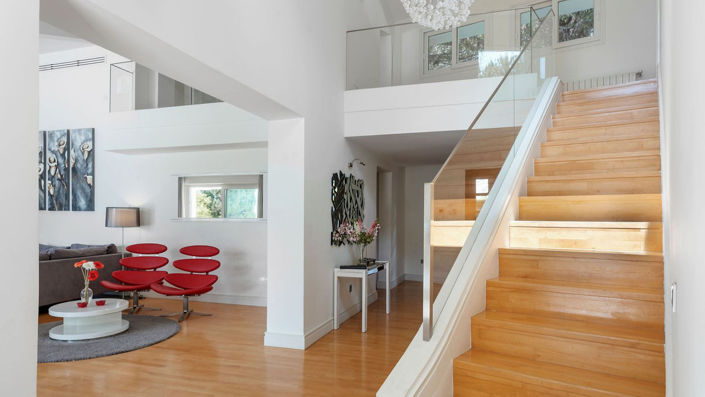 Image No.12-7 Bed Property for sale