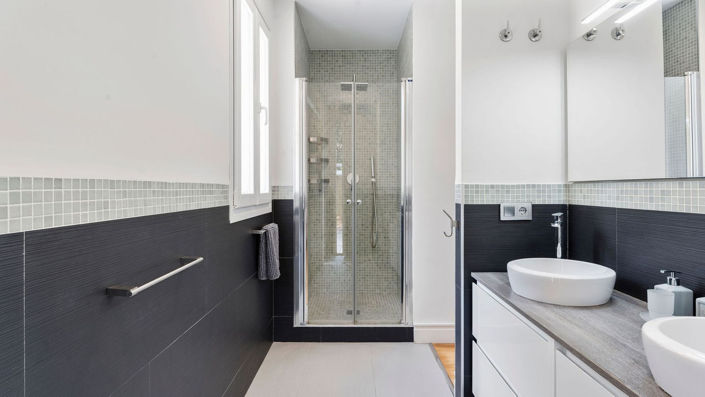 Image No.20-7 Bed Property for sale