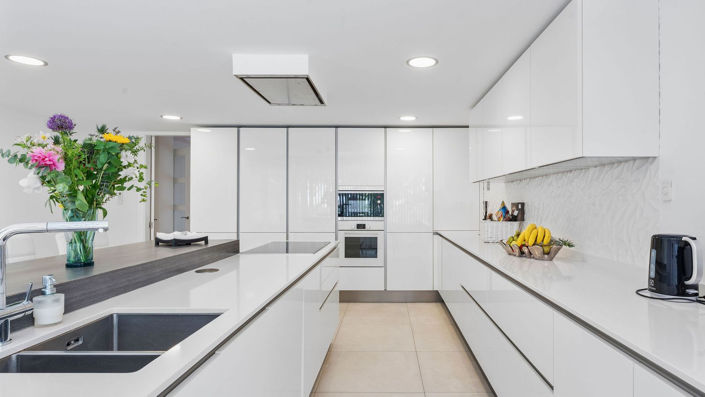 Image No.23-7 Bed Property for sale