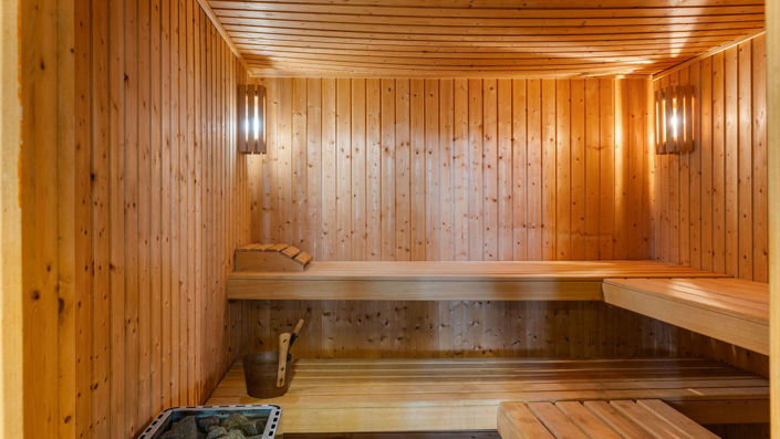 Image No.33-7 Bed Property for sale