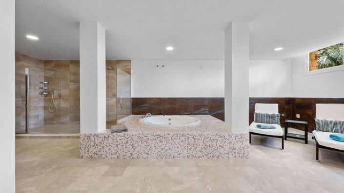 Image No.34-7 Bed Property for sale