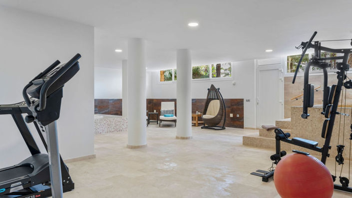 Image No.35-7 Bed Property for sale