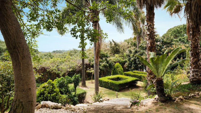 Image No.41-7 Bed Property for sale