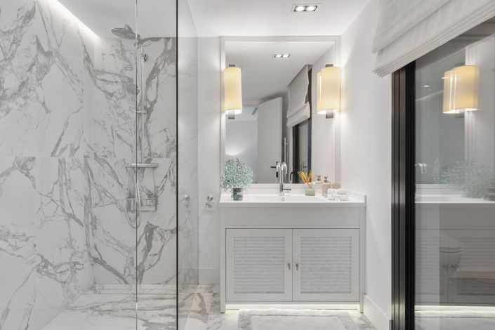 Image No.13-7 Bed Property for sale