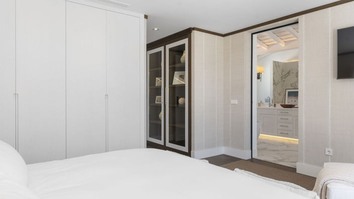 Image No.24-7 Bed Property for sale