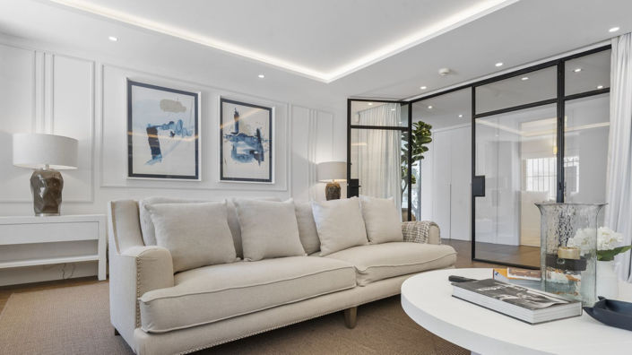 Image No.9-7 Bed Property for sale