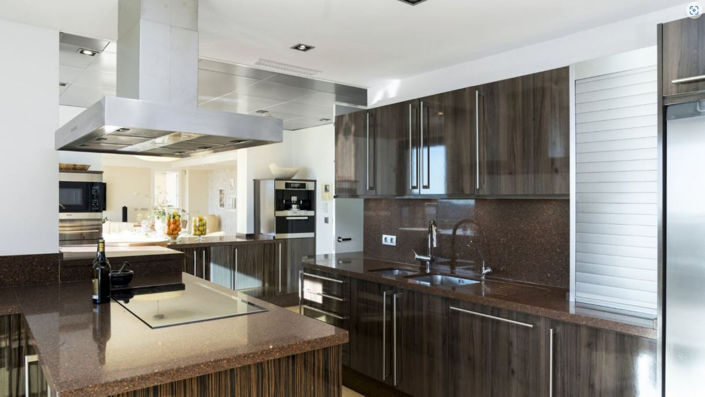 Image No.21-4 Bed Property for sale